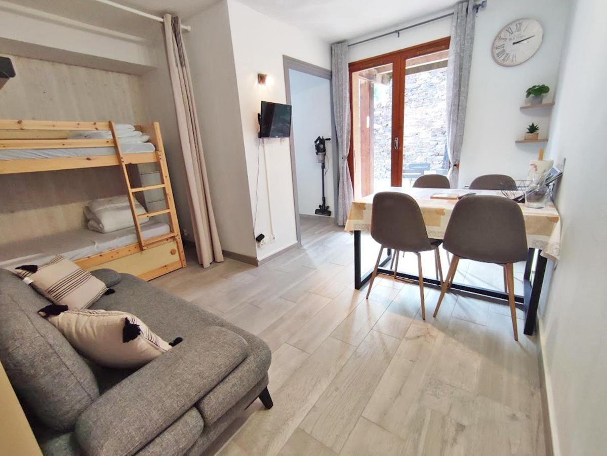 Le Reflet Des Montagnes, Studio, Centre Luchon, 4 Personnes Bagnères-de-Luchon Extérieur photo
